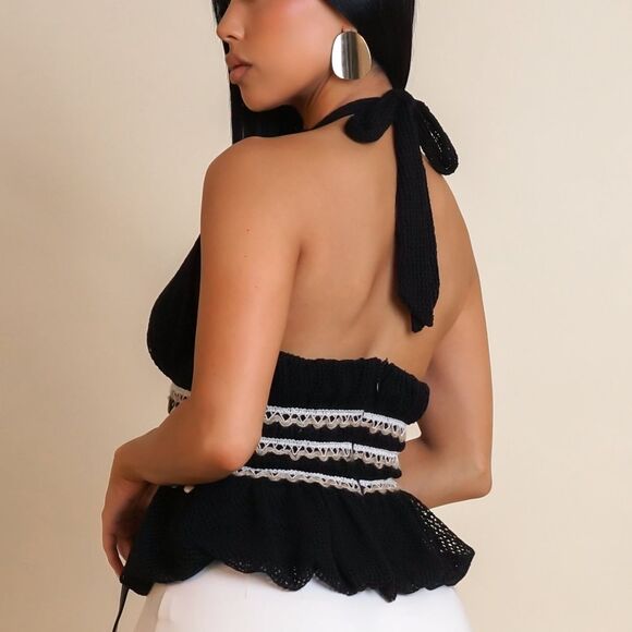 Seashore Shell Cropped Halter Top - Picture 2 of 2